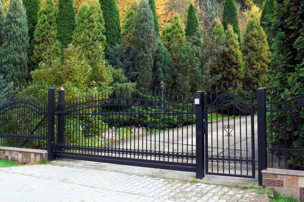 Fencing Contractor