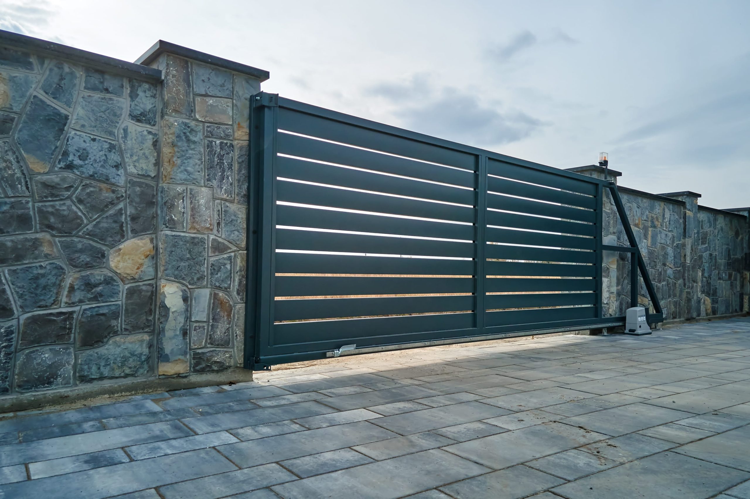 sliding gate